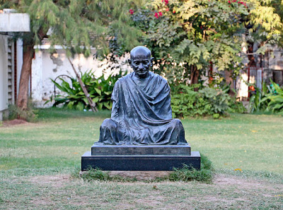 Photo of Gandhi statue